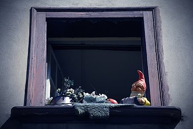 十八岁勿扰1000部,短视频争议：青少年网络环境引关注-1