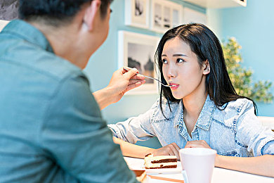 异族黑人巨大粗暴BBC,冲突背后：种族歧视的反思与启示-2